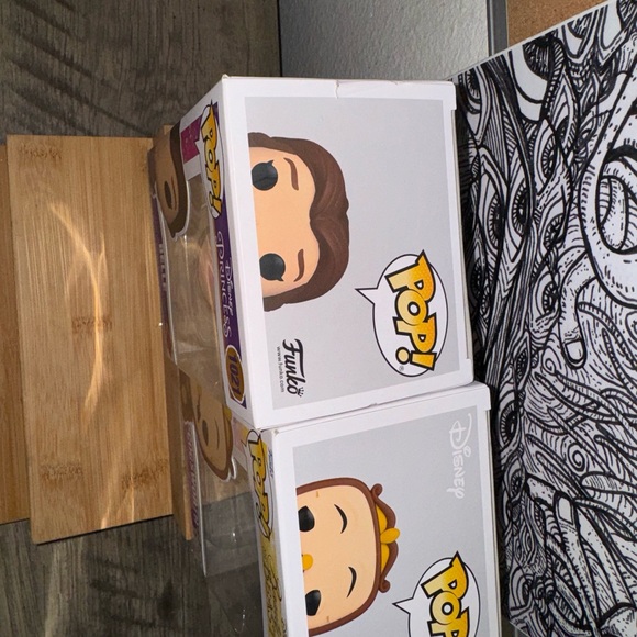 Funko Pop Disney Beauty and the Beast Ultimate Princess Belle & Cogsworth Set - Picture 5 of 6